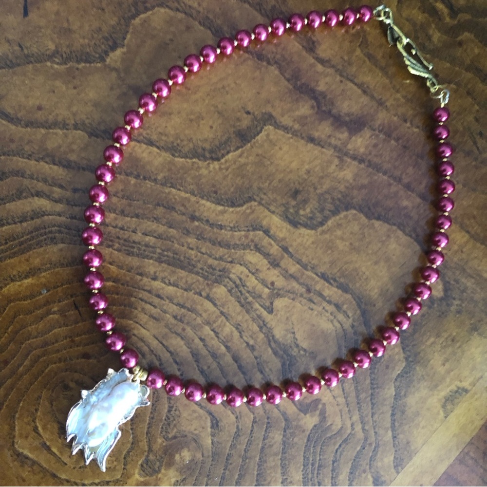 Handcrafted repurpose baroque pearl medallion pendant Czech glass Pearl necklace - Picture 11 of 13